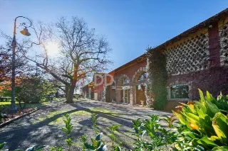 Foto 1 di 42: VENDESI PRESTIGIOSO COMPLESSO IMMOBILIARE STORICO CON PARCO SECOLARE NEL CUORE DI MONTELLO