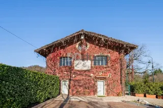 Foto 27 di 42: VENDESI PRESTIGIOSO COMPLESSO IMMOBILIARE STORICO CON PARCO SECOLARE NEL CUORE DI MONTELLO