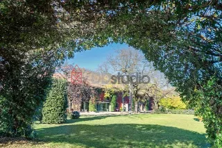 Foto 29 di 42: VENDESI PRESTIGIOSO COMPLESSO IMMOBILIARE STORICO CON PARCO SECOLARE NEL CUORE DI MONTELLO