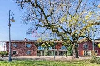 Foto 31 di 42: VENDESI PRESTIGIOSO COMPLESSO IMMOBILIARE STORICO CON PARCO SECOLARE NEL CUORE DI MONTELLO