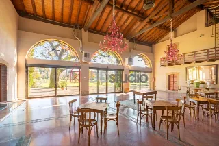 Foto 9 di 42: VENDESI PRESTIGIOSO COMPLESSO IMMOBILIARE STORICO CON PARCO SECOLARE NEL CUORE DI MONTELLO