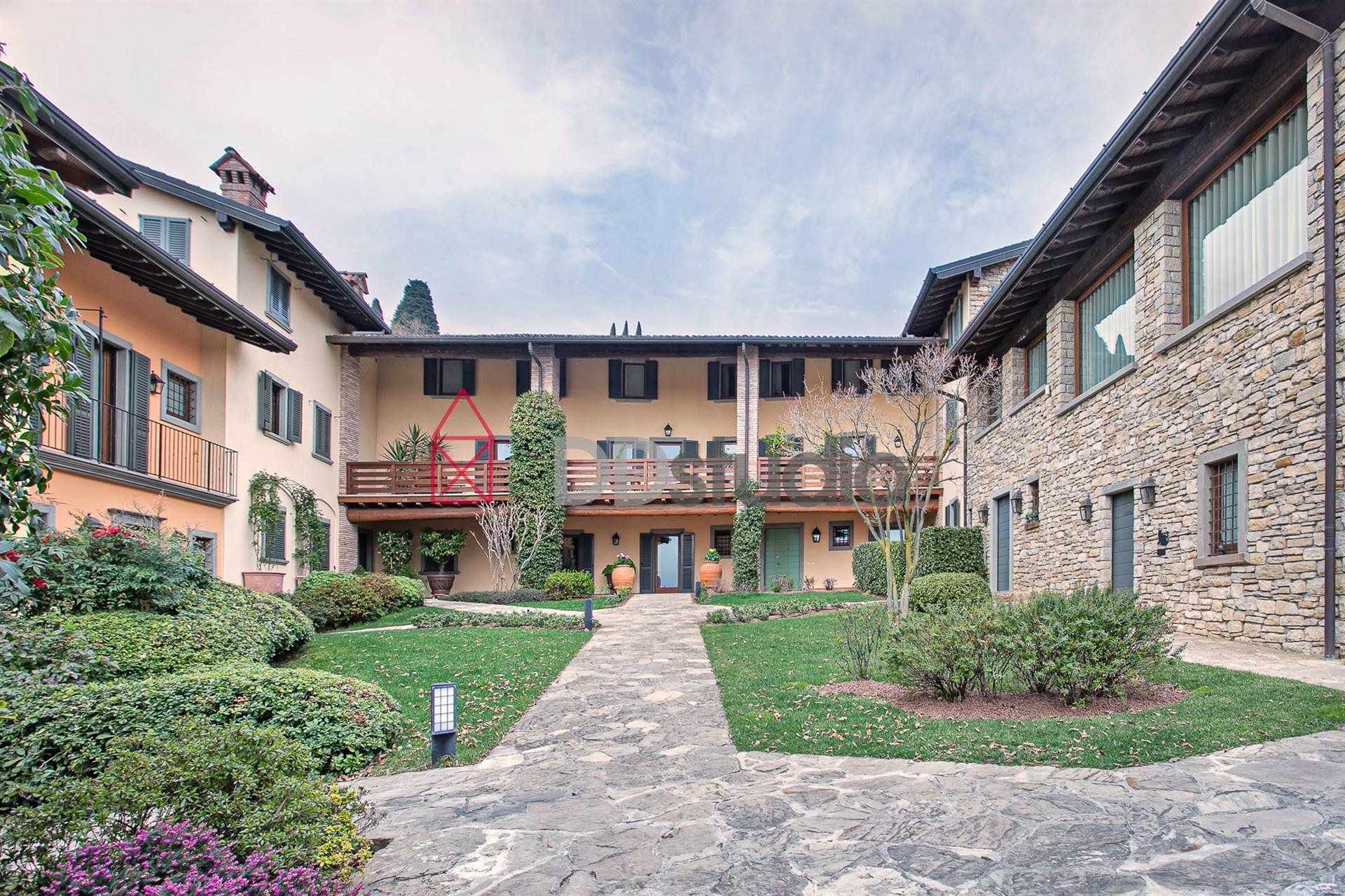 PRESTIGIOSA DIMORA IN ZONA SEMI COLLINARE - MOZZO