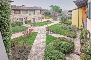 Foto 14 di 33: PRESTIGIOSA DIMORA IN ZONA SEMI COLLINARE - MOZZO