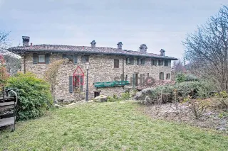 Foto 22 di 33: PRESTIGIOSA DIMORA IN ZONA SEMI COLLINARE - MOZZO
