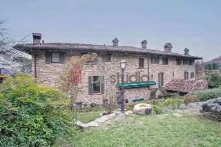 Foto 24 di 33: PRESTIGIOSA DIMORA IN ZONA SEMI COLLINARE - MOZZO