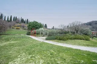 Foto 27 di 33: PRESTIGIOSA DIMORA IN ZONA SEMI COLLINARE - MOZZO
