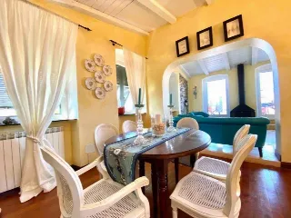 Foto 10 di 29: VENDESI VILLA CON PISCINA A CHIAVARI