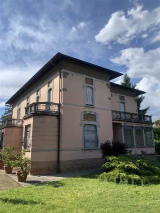 Foto 1 di 4: CARAVAGGIO IMPORTANTE VILLA LIBERTY