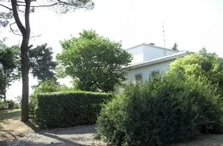 Foto 8 di 13: IMPORTANTE PROPRIETA' A SERIATE IN POSIZIONE STRATEGICA