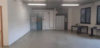Foto 4 di 19: Vendesi capannone industriale su due livelli con ampio spazio esterno