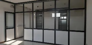 Foto 9 di 19: Vendesi capannone industriale su due livelli con ampio spazio esterno