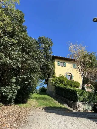 Foto 17 di 27: AMPIA CASCINA ADATTA A TRE NUCLEI FAMILIARI