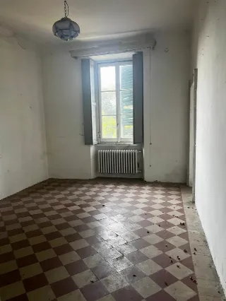 Foto 11 di 14: Affascinante proprietà di circa 800 mq con 5000 mq di giardino da ristrutturare