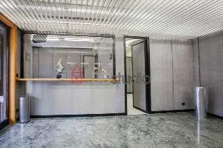 Foto 3 di 24: IMPERDIBILE UFFICIO di grandi dimensioni con PARCHEGGIO PRIVATO Bergamo