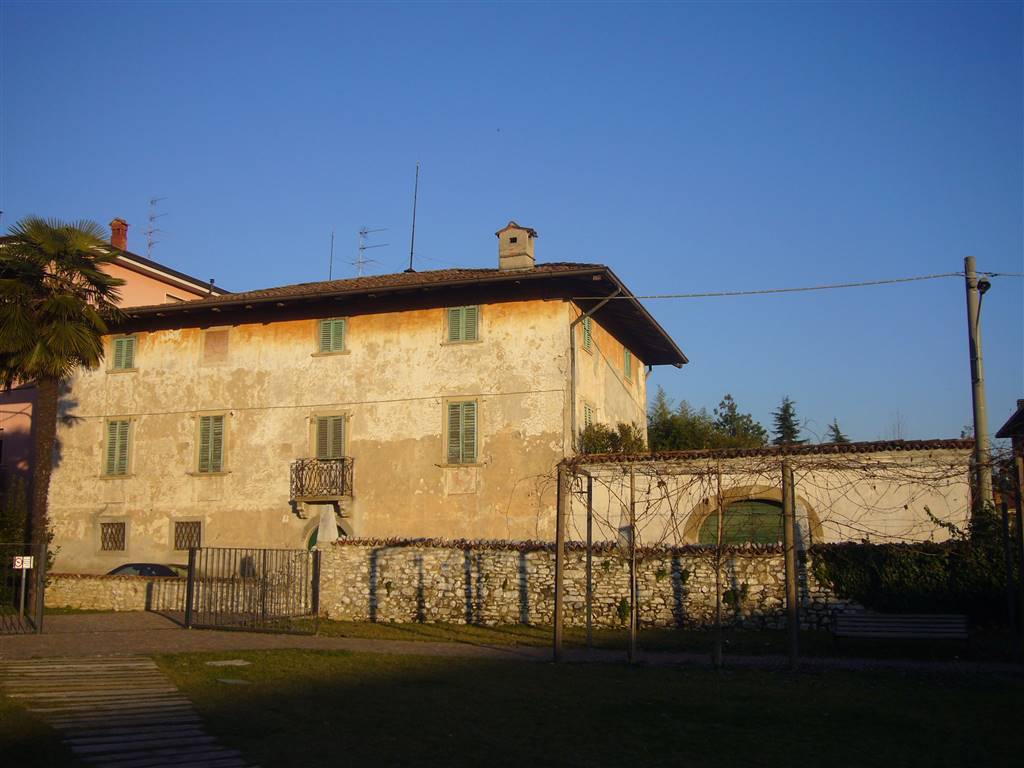 OCCASIONE - VENDESI PALAZZO D'EPOCA NEL CENTRO DI CENATE SOTTO