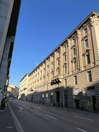 Foto 3 di 5: VENDESI UFFICIO IN ZONA CENTRALE