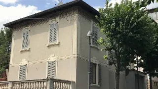 Foto 3 di 7: VENDESI VILLA LIBERTY RECENTEMENTE RISTRUTTURATA