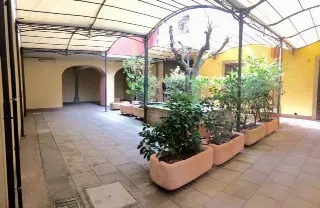 Foto 1 di 13: VENDESI SPAZIO COMMERCIALE IN BORGO STORICO A BERGAMO