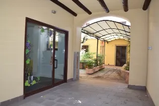 Foto 6 di 11: Vendesi ampio spazio residenziale/commerciale da ristrutturare. Ottimo investimento.