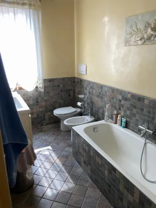 Foto 11 di 11: Vendesi villa bifamiliare indipendente con giardino in Stezzano.