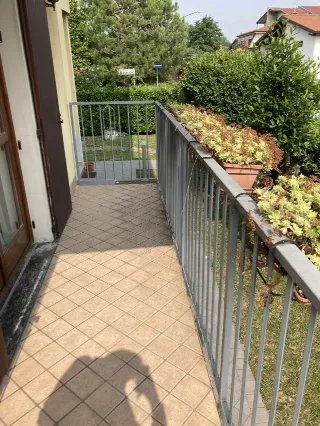Foto 5 di 11: Vendesi villa bifamiliare indipendente con giardino in Stezzano.