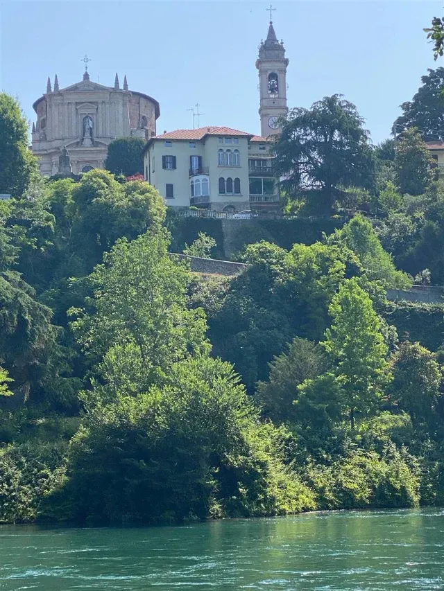 Vendesi porzione di Villa liberty con affaccio sul fiume