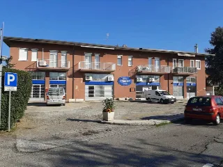 Foto 1 di 8: Immobile commerciale vendesi