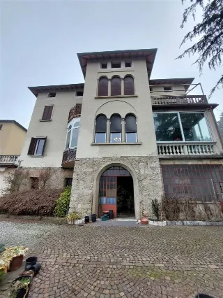 Foto 5 di 18: Vendesi porzione di Villa d'epoca Liberty con affaccio sul fiume