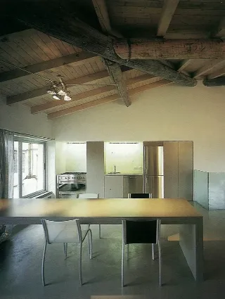 Foto 2 di 14: VENDESI ATTICO DI 110MQ IN BORGO STORICO - PIAZZA PONTIDA
