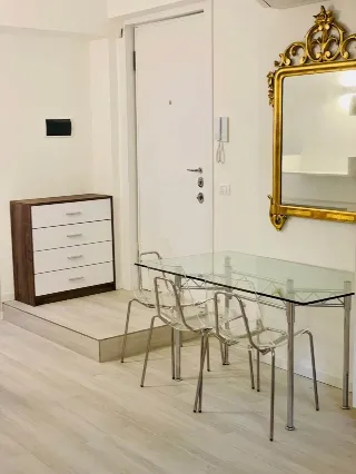 Foto 9 di 12: VENDESI PRESTIGIOSO MONOLOCALE ARREDATO IN CENTRO CITTA'