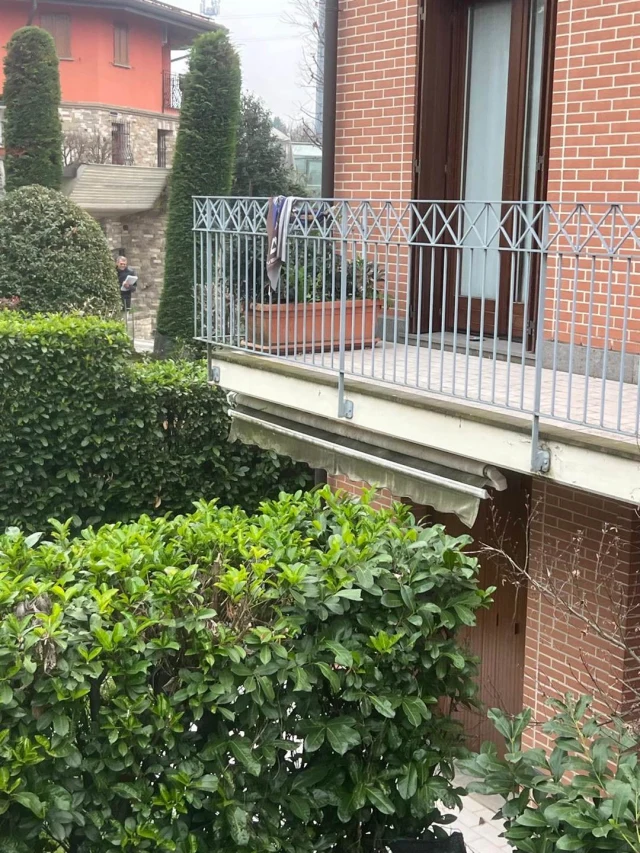 A MOZZO: VENDESI BILOCALE CON GIARDINO