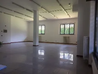 Foto 3 di 7: Negozio in vendita a Bergamo Colognola