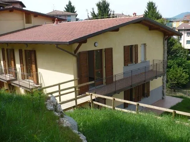 VENDESI BILOCALE CON BOX A PEIA