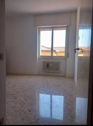 Foto 13 di 16: Grande appartamento trilocale con terrazza abitabile