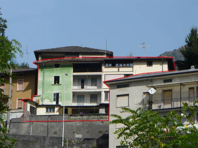 GANDINO: VENDESI STABILE DA RISTRUTTURARE