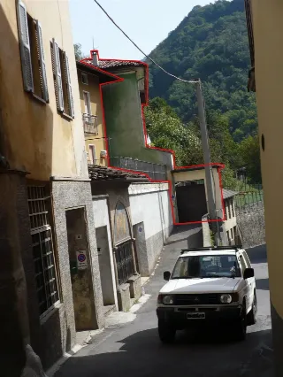 Foto 4 di 12: GANDINO: VENDESI STABILE DA RISTRUTTURARE