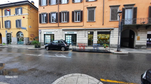 ZONA CINQUE VIE: VENDESI NEGOZIO