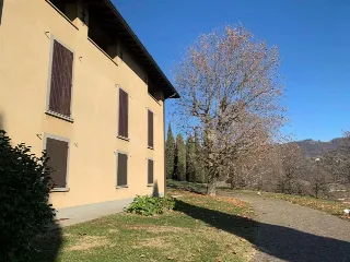 Foto 7 di 9: Porzione indipendente di casale sulle colline di SCanzorosciate
