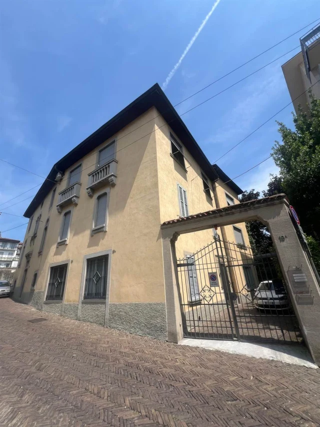 UFFICIO IN LOCAZIONE – CENTRO CITTÀ