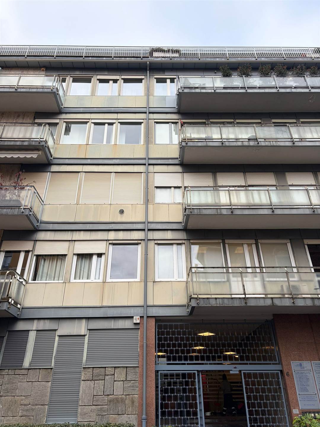 AFFITTASI UFFICIO di 70MQ IN ZONA ROTONDA DEI MILLE- BERGAMO