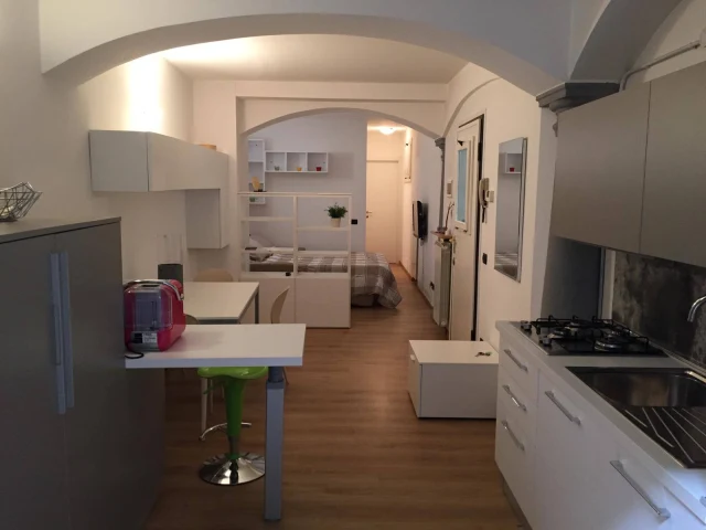 AFFITTASI BILOCALE IN CENTRO CITTA'