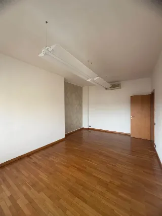 Foto 12 di 22: Centro Bergamo – Ufficio all’ultimo piano con vista su Città Alta e possibilità di cambio d’uso