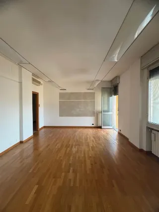 Foto 18 di 22: Centro Bergamo – Ufficio all’ultimo piano con vista su Città Alta e possibilità di cambio d’uso