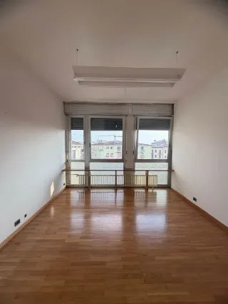 Foto 7 di 22: Centro Bergamo – Ufficio all’ultimo piano con vista su Città Alta e possibilità di cambio d’uso