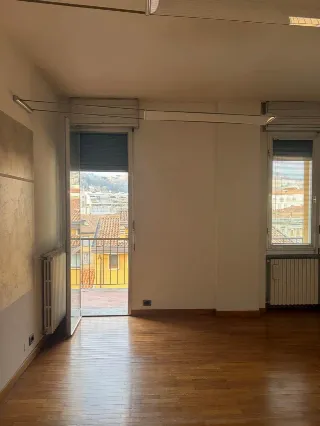 Foto 6 di 21: Vendesi ampia soluzione con vista su Città Alta, ideale per trasformazione in abitazione