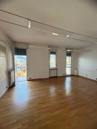 Foto 7 di 21: Vendesi ampia soluzione con vista su Città Alta, ideale per trasformazione in abitazione