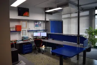 Foto 10 di 14: Vendesi stabile con magazzino , uffici e spazio commerciale