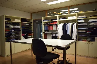 Foto 11 di 14: Vendesi stabile con magazzino , uffici e spazio commerciale