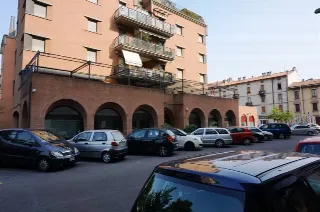 Foto 23 di 24: Ampio trilocale arredato con terrazzo vivibile e box