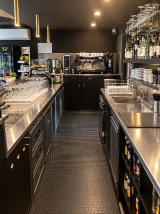 Foto 7 di 13: Cedesi attività di Bar caffetteria con dehor e parcheggio privato